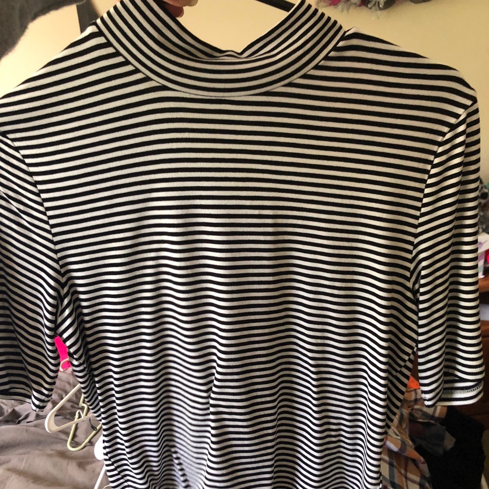 Express women’s medium top